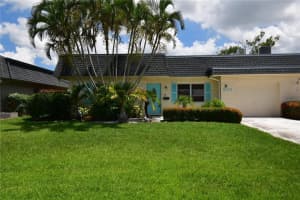 9113 PINEHURST DRIVE, SEMINOLE, FL 33777 Sold 10/01/24