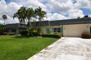 9113 PINEHURST DRIVE, SEMINOLE, FL 33777 Sold 10/01/24