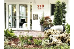 210 5TH AVENUE, SAINT PETERSBURG, FL 33701 Sold 09/13/24