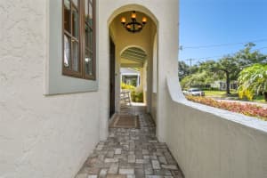 913 WOODLAWN AVENUE, TAMPA, FL 33603 Sold 08/20/24