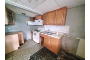 5233 72ND WAY, ST PETERSBURG, FL 33709 Sold 11/26/24