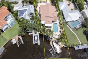 548 SIESTA DRIVE, SARASOTA, FL 34242 Sold 12/20/24