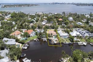 548 SIESTA DRIVE, SARASOTA, FL 34242 Sold 12/20/24