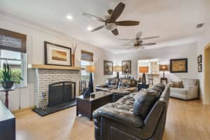 1425 28TH STREET, SAINT PETERSBURG, FL 33713 Sold 11/08/24