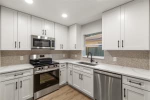 2741 MAPLE AVENUE, SARASOTA, FL 34234 Sold 01/17/25