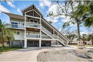 610 EUNICE DRIVE, TARPON SPRINGS, FL 34689 Sold 04/11/25