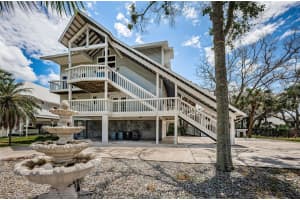 610 EUNICE DRIVE, TARPON SPRINGS, FL 34689 Sold 04/11/25
