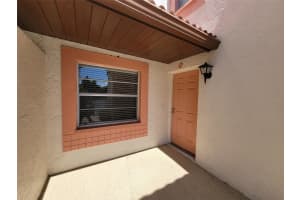 476 SANTA CRUZ PLACE, SAINT PETERSBURG, FL 33703 Sold 09/30/24