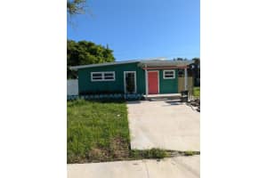 2569 LANGDON AVENUE, SAINT PETERSBURG, FL 33712 Sold 04/21/25
