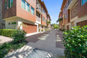 145 5TH AVENUE, ST PETERSBURG, FL 33701 Sold 12/17/24