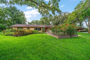 1829 NOTTINGHAM LANE, CLEARWATER, FL 33764 Sold 11/19/24