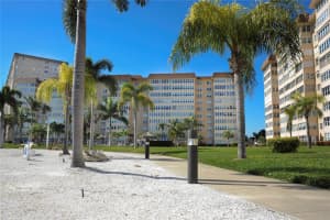 5130 BRITTANY DRIVE, SAINT PETERSBURG, FL 33715 - MLS#MFRU8249521