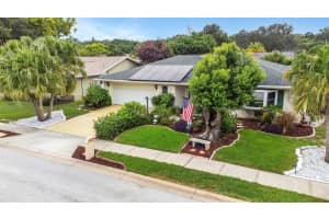 18 VILLAGE LANE, SAFETY HARBOR, FL 34695 Sold 11/01/24
