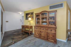 18 VILLAGE LANE, SAFETY HARBOR, FL 34695 Sold 11/01/24