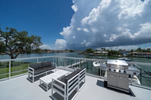 415 ISLAND WAY, CLEARWATER, FL 33767 Sold 01/15/25