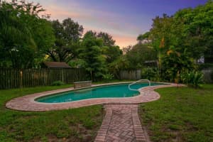 2916 LONGBROOKE WAY, CLEARWATER, FL 33760 Sold 09/16/24