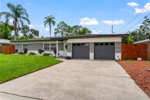 949 LAKE DRIVE, DUNEDIN, FL 34698 Sold 02/14/25