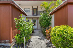 2750 BAY DRIVE, LARGO, FL 33771 Sold 09/16/24