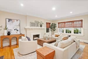 735 18TH AVENUE, SAINT PETERSBURG, FL 33704 Sold 10/29/24