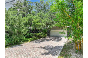 504 POINSETTIA ROAD, BELLEAIR, FL 33756 Sold 10/25/24