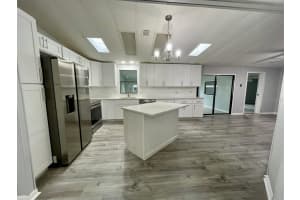 5023 FOX CLIFF DRIVE, LAKELAND, FL 33810 Sold 01/23/25