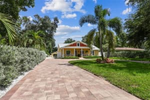 2000 CAESAR WAY, SAINT PETERSBURG, FL 33712 Sold 08/30/24