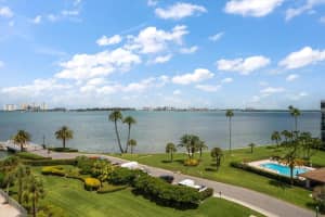 3 SEASIDE LANE, BELLEAIR, FL 33756 Sold 08/30/24