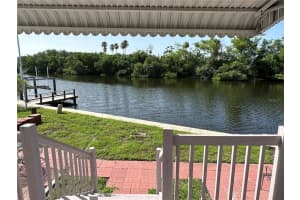 460 MOUNT OAK AVENUE, ST PETERSBURG, FL 33702 Sold 09/12/24