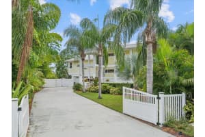 3700 CENTER CIRCLE, LARGO, FL 33774 Sold 12/24/24