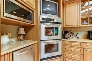 1047 ROYAL TROON COURT, TARPON SPRINGS, FL 34688 Sold 09/27/24