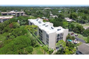 303 TARPON POINT, TARPON SPRINGS, FL 34689 Sold 11/12/24