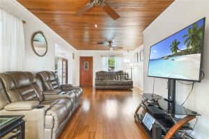 1629 CANTERBURY ROAD, SAINT PETERSBURG, FL 33710 Sold 12/06/24