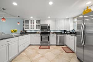 11000 GULF BOULEVARD, TREASURE ISLAND, FL 33706 Sold 05/08/25