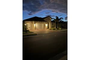 653 MARAVIYA, NOKOMIS, FL 34275 Sold 12/19/24