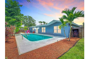 8733 HERSHEY LANE, SEMINOLE, FL 33777 Sold 01/09/25