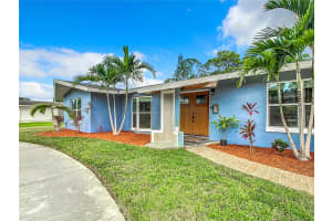 8733 HERSHEY LANE, SEMINOLE, FL 33777 Sold 01/09/25