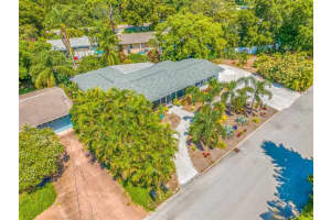 250 BEL FOREST DRIVE, BELLEAIR BLUFFS, FL 33770 Sold 10/31/24