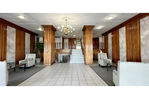 7200 SUNSHINE SKYWAY LANE, ST PETERSBURG, FL 33711 Sold 08/27/25