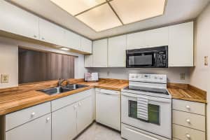 3046 EASTLAND BOULEVARD, CLEARWATER, FL 33761 Sold 05/02/25