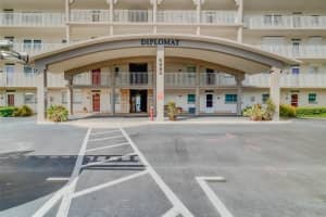 5980 SHORE BOULEVARD, GULFPORT, FL 33707 Sold 05/07/25