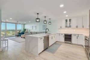 400 ISLAND WAY, CLEARWATER BEACH, FL 33767 Sold 11/26/24
