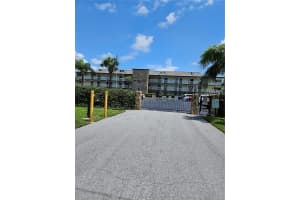 6100 12TH STREET, SAINT PETERSBURG, FL 33705 Sold 04/24/25