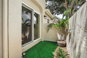 562 ANDORRA CIRCLE, SAINT PETERSBURG, FL 33703 Sold 10/25/24