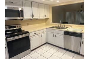 4208 GLEN HAVEN LANE, TAMPA, FL 33618 Sold 01/24/25