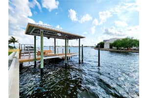 2601 BAY ISLE DRIVE, SAINT PETERSBURG, FL 33705 Sold 01/31/25