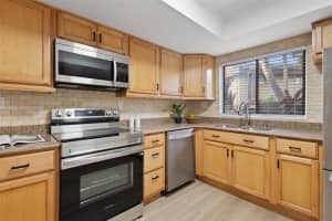 10775 VILLAGE CLUB CIR #102, SAINT PETERSBURG, FL 33710 Sold 10/03/24