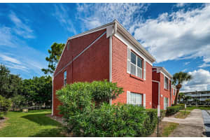 1044 82ND TERRACE, ST PETERSBURG, FL 33702 Sold 01/02/25