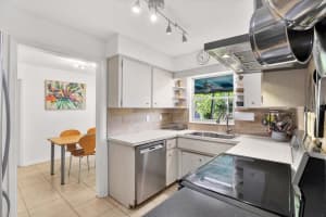 5236 48TH TERRACE, SAINT PETERSBURG, FL 33709 Sold 11/13/24