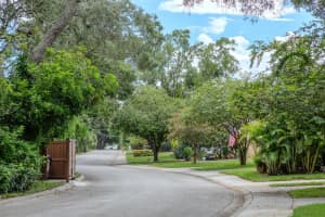 415 SOMERSET LANE, PALM HARBOR, FL 34684 Sold 09/24/24