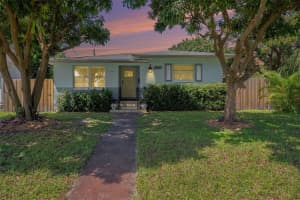 2827 29TH AVENUE, ST PETERSBURG, FL 33713 - MLS#MFRU8255106